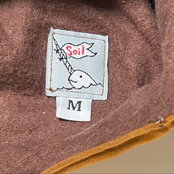 Kids Aviator Soft Helmet Hat with appliqué goggles and Chin strap - Picture 5 of 6